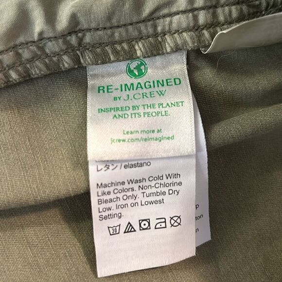 J Crew Travel 🧳 Shorts 🩳 4 Pockets for your gear ⚙️💴💳💄Sanitized & sealed! - Picture 9 of 17